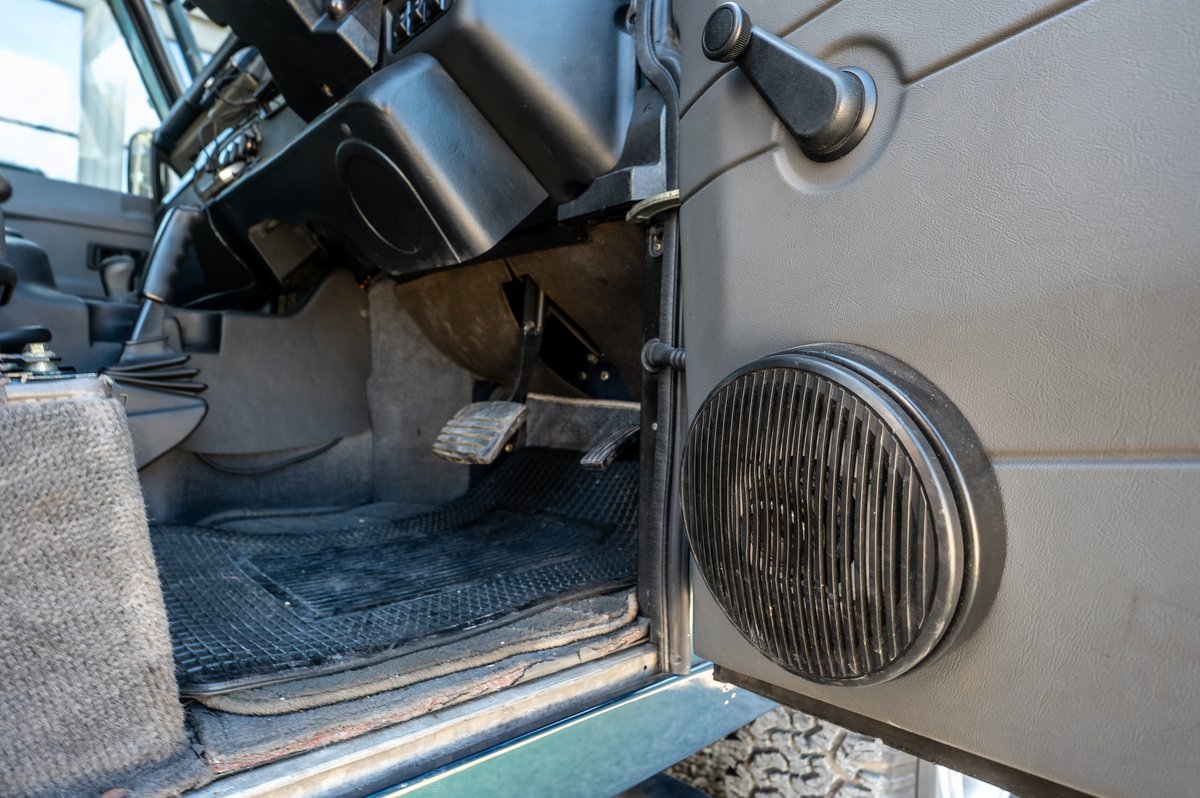 50th 366 CSG Automotive Land Rover Specialists 4337