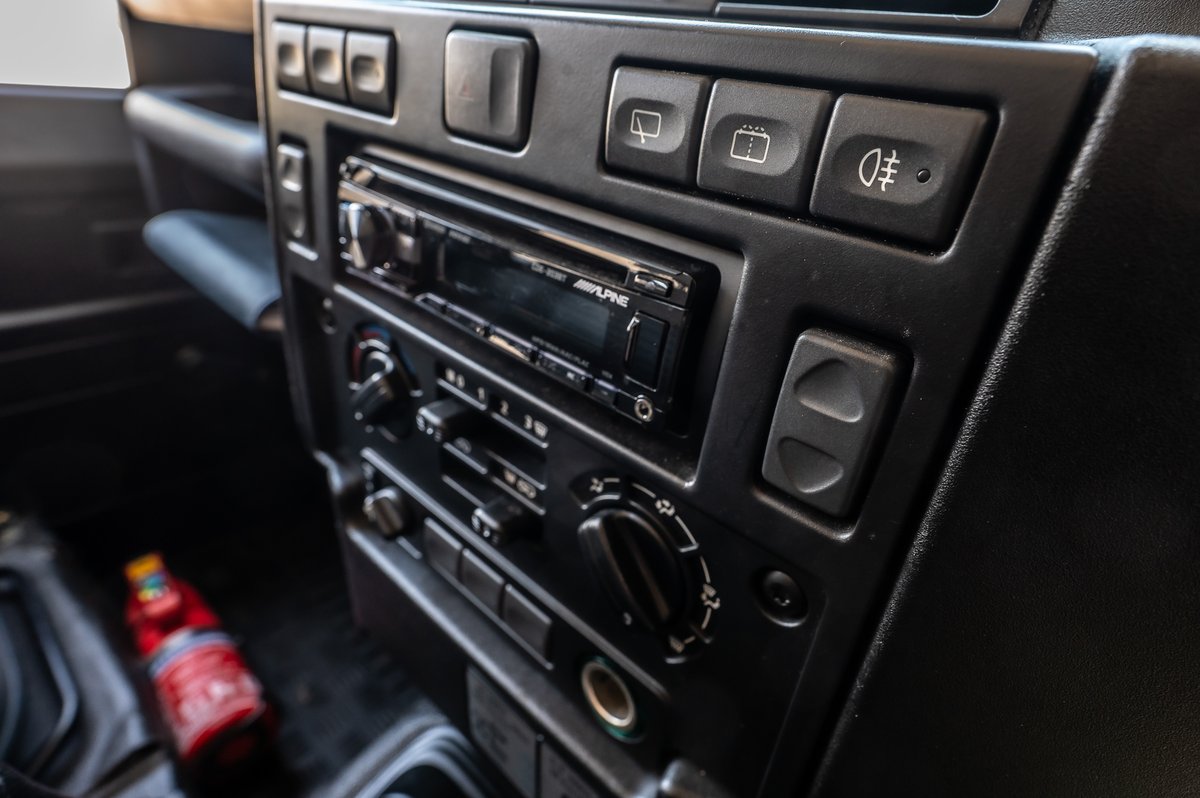 FG59ULD Silver 110 CSG Automotive Land Rover Specialists 4942