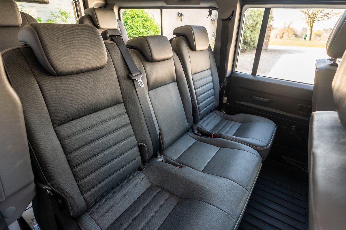 FG59ULD Silver 110 CSG Automotive Land Rover Specialists 5006