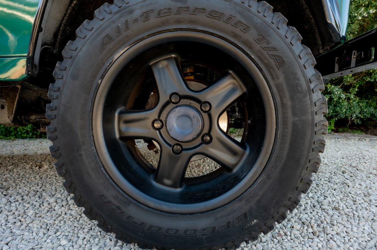 MK06BPY Green Twisted CSG Automotive Land Rover Specialists 3658