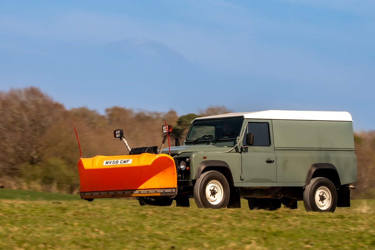 MV58GWF Kewsick Green Plough CSG Automotive Land Rover Specialists 9611