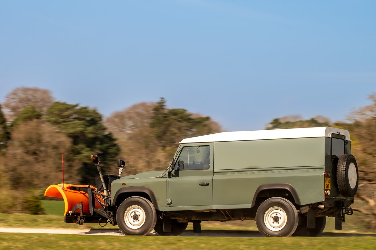 MV58GWF Kewsick Green Plough CSG Automotive Land Rover Specialists 9635