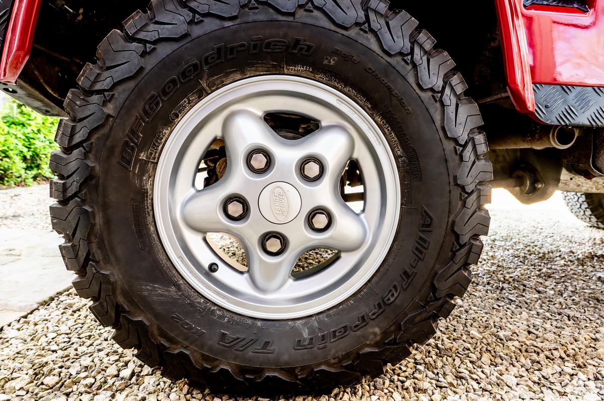 N567CJC Red CSG Automotive Land Rover Specialists 5109