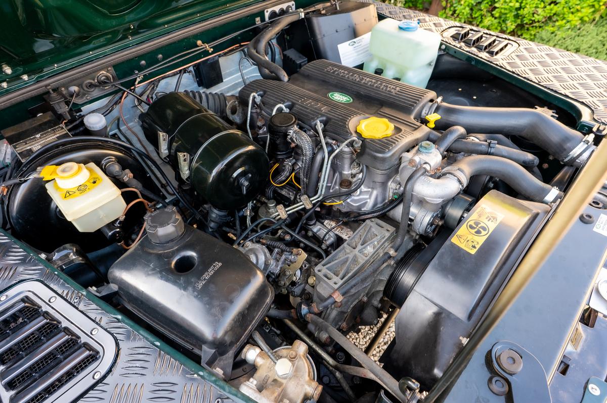 P423SUM CSG Automotive Land Rover Specialists 3869